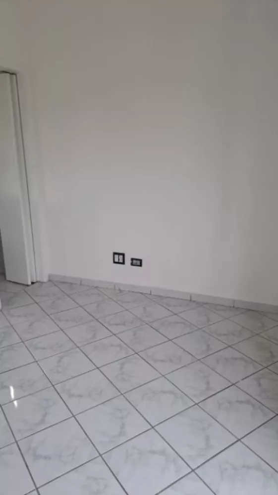 Apartamento à venda com 2 quartos, 70m² - Foto 3