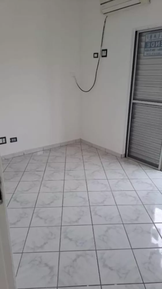 Apartamento à venda com 2 quartos, 70m² - Foto 2