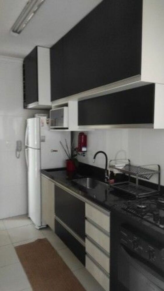 Apartamento à venda com 2 quartos, 75m² - Foto 2