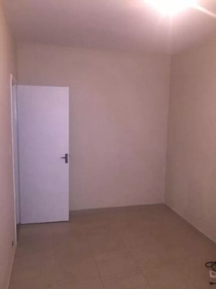 Apartamento à venda com 2 quartos, 78m² - Foto 2