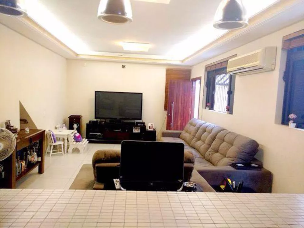 Casa de Condomínio à venda com 4 quartos, 120m² - Foto 1