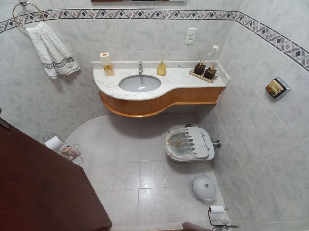 Apartamento à venda com 3 quartos, 138m² - Foto 1
