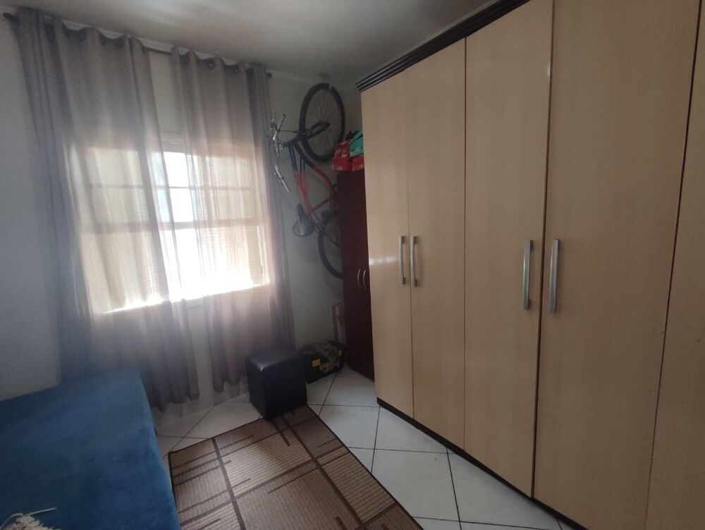 Apartamento à venda com 2 quartos, 75m² - Foto 2