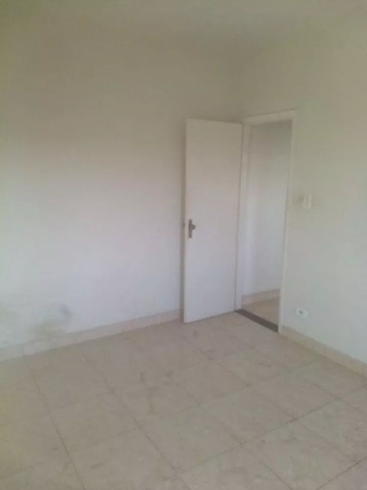 Apartamento à venda com 1 quarto, 30m² - Foto 3