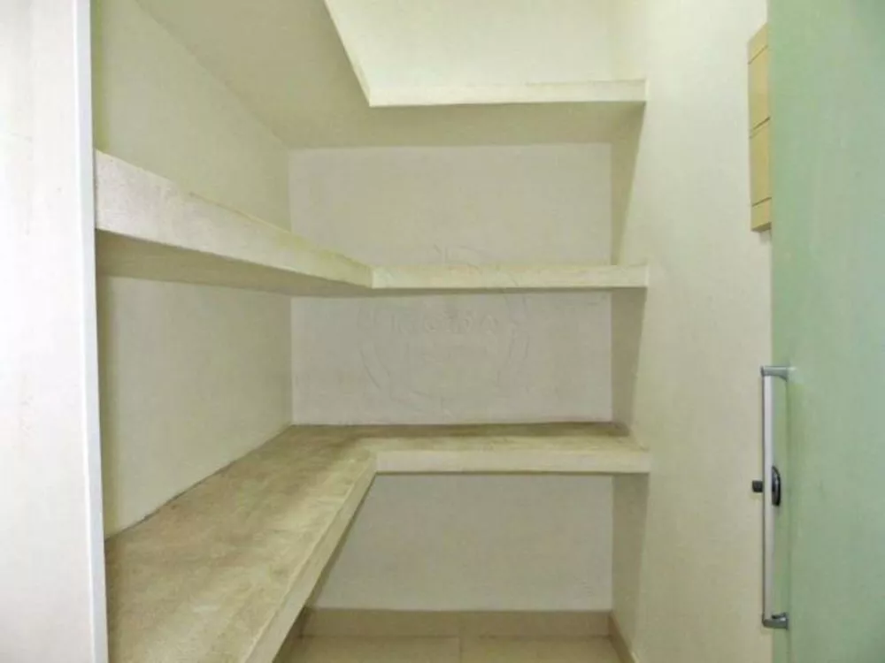 Apartamento à venda com 3 quartos, 228m² - Foto 2