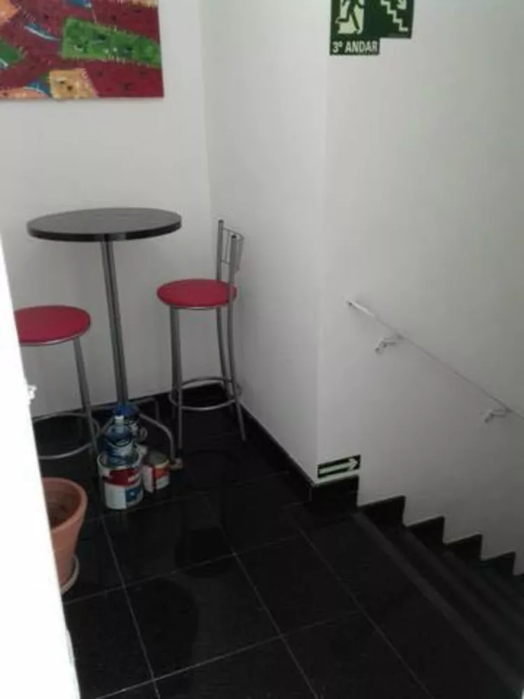 Apartamento à venda com 2 quartos, 70m² - Foto 2