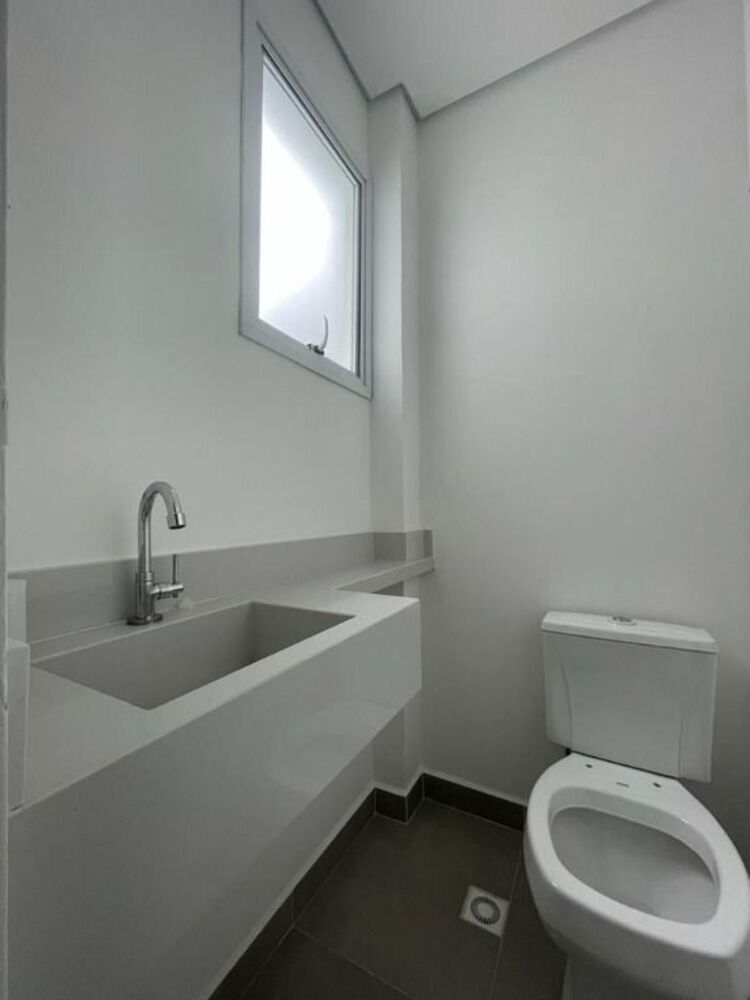 Casa de Condomínio à venda com 3 quartos, 280m² - Foto 1