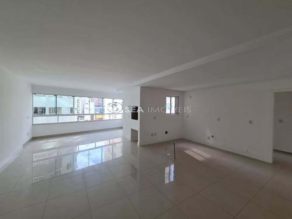 Apartamento à venda com 3 quartos, 159m² - Foto 1