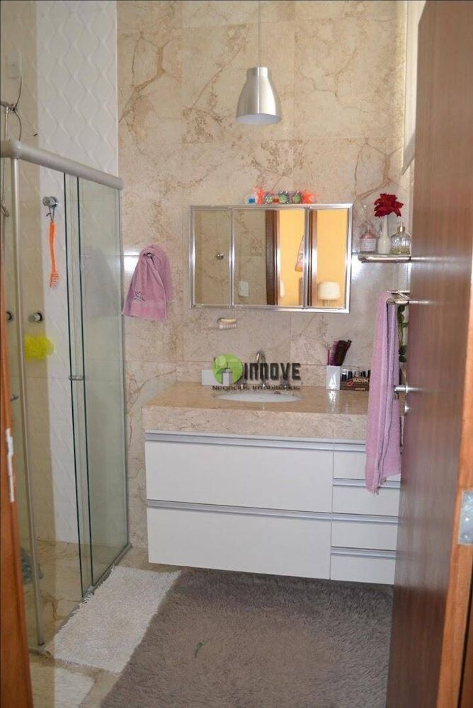 Sobrado, 3 quartos, 231 m² - Foto 2