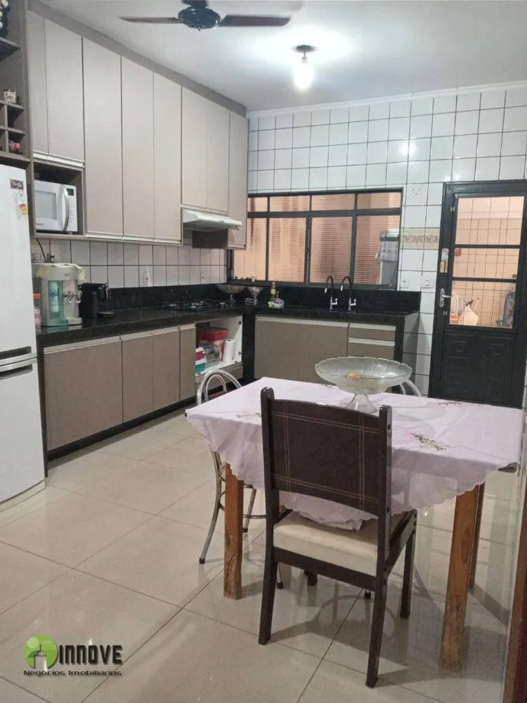 Casa, 3 quartos, 147 m² - Foto 1