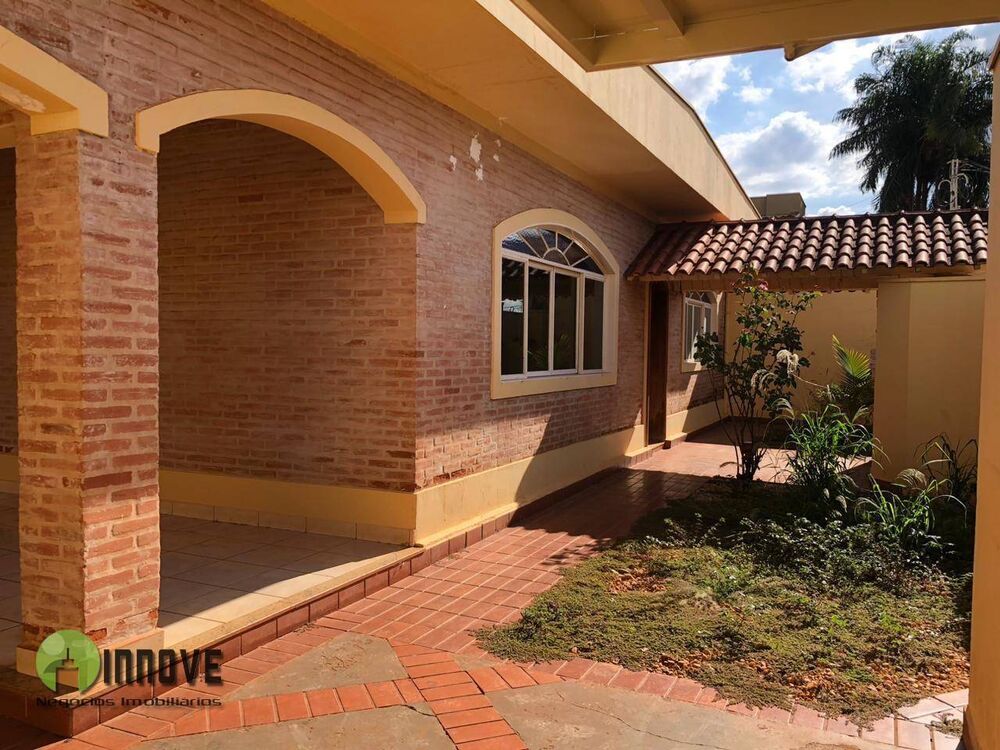 Casa para alugar com 3 quartos, 205m² - Foto 2