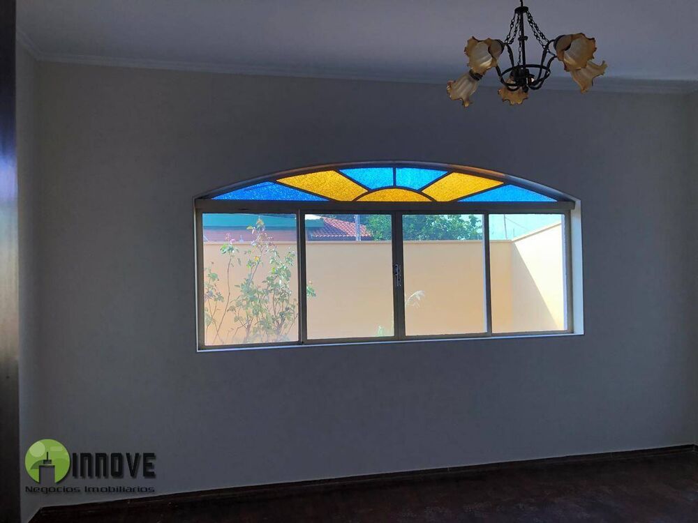 Casa para alugar com 3 quartos, 205m² - Foto 4