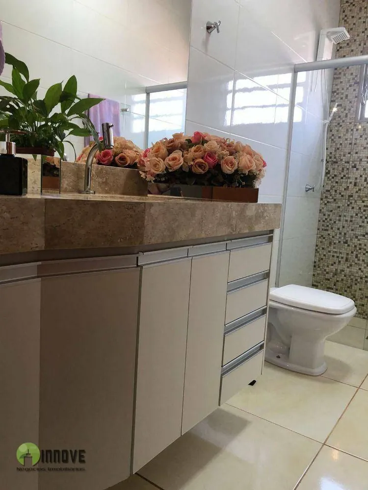Casa, 3 quartos, 214 m² - Foto 12