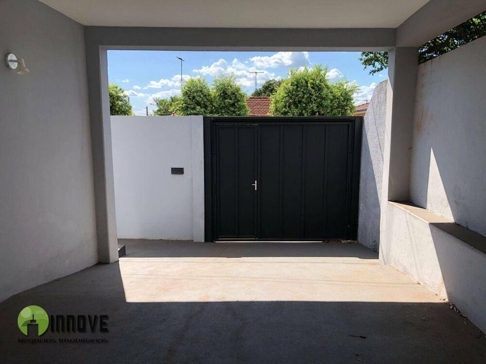 Casa para alugar com 3 quartos, 210M2 - Foto 4