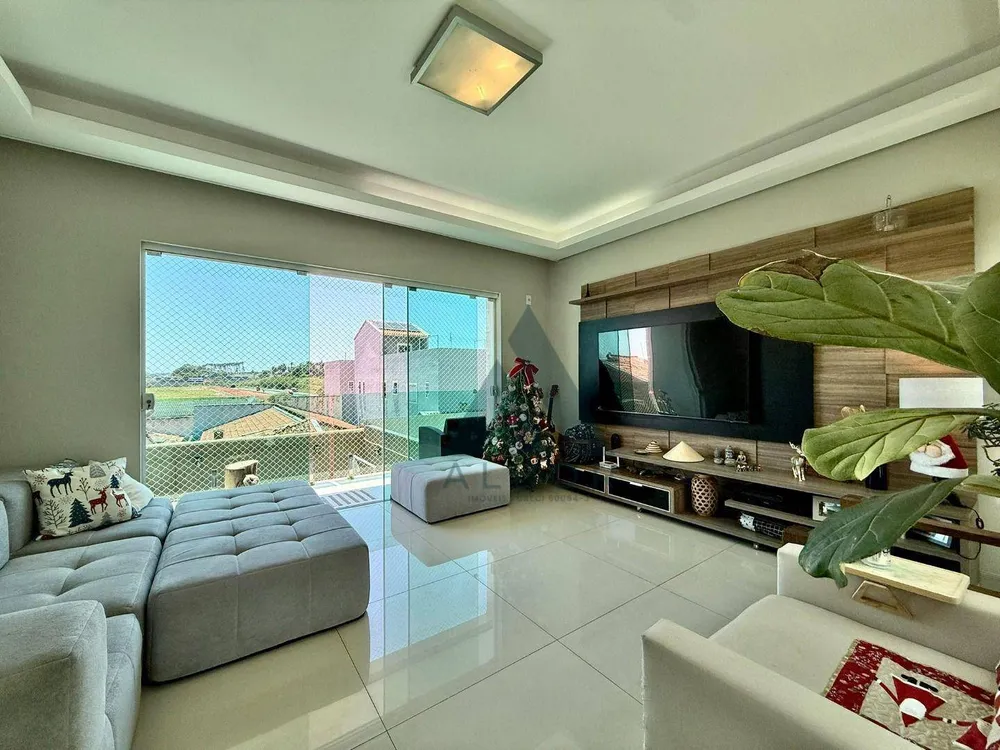 Casa, 4 quartos, 221 m² - Foto 3