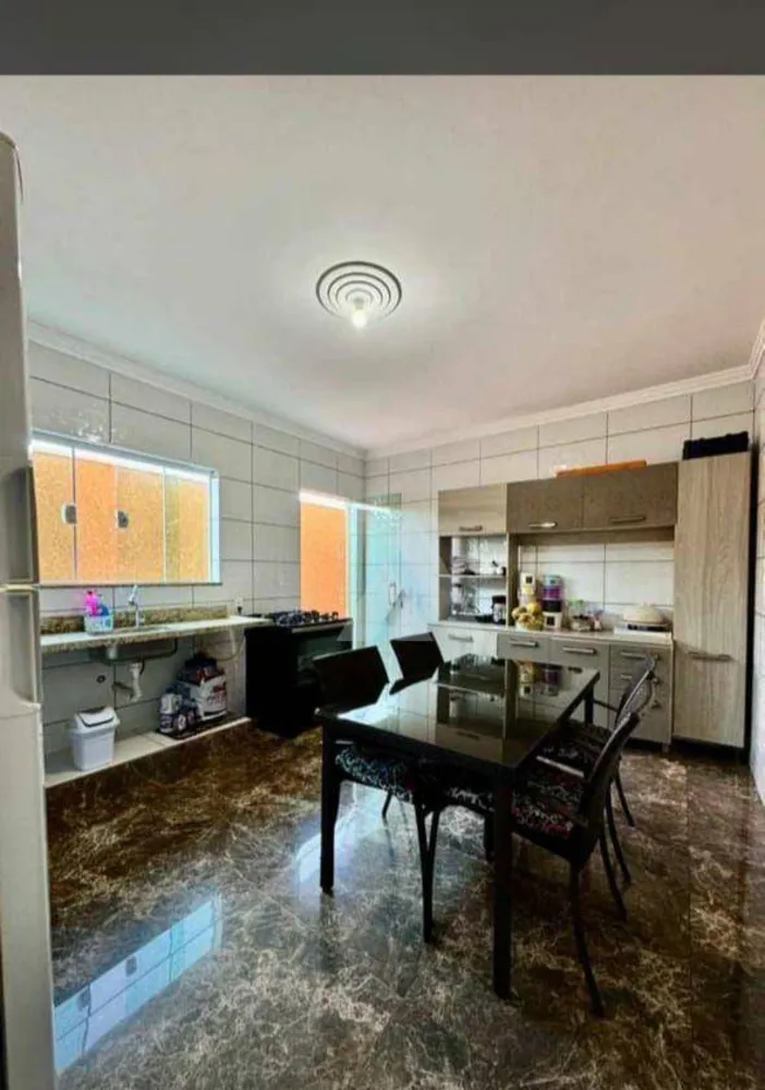 Casa, 3 quartos, 188 m² - Foto 2