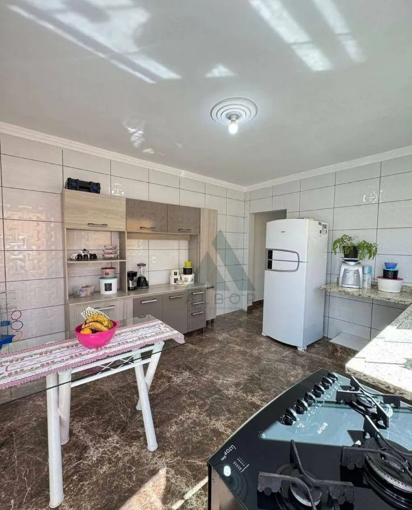 Casa, 3 quartos, 188 m² - Foto 3