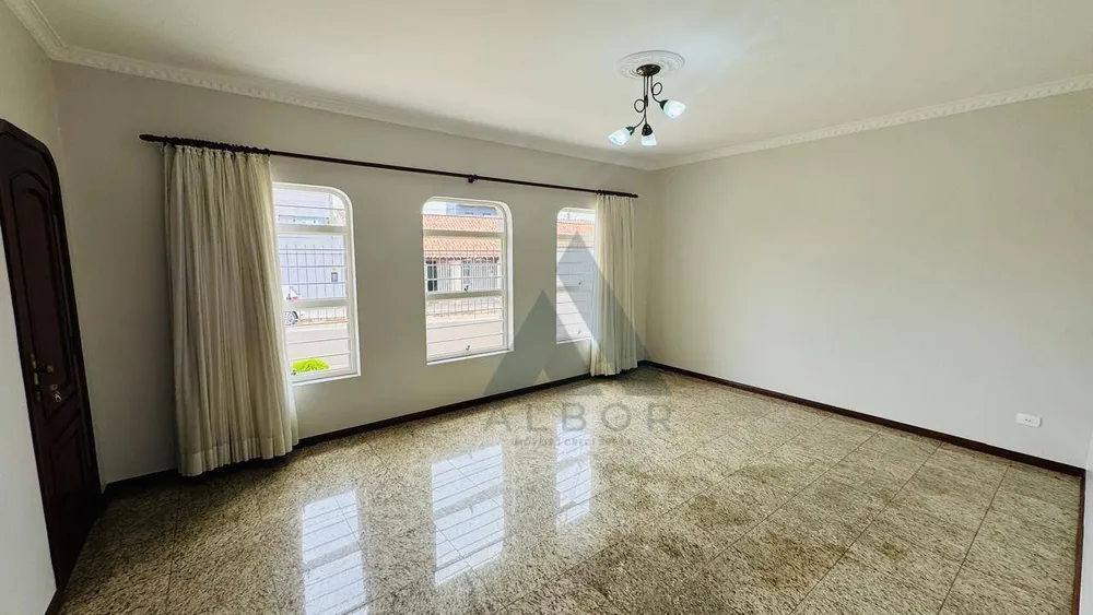 Casa, 3 quartos, 231 m² - Foto 1