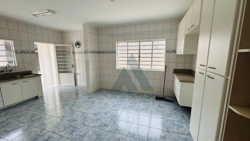 Casa, 3 quartos, 231 m² - Foto 9