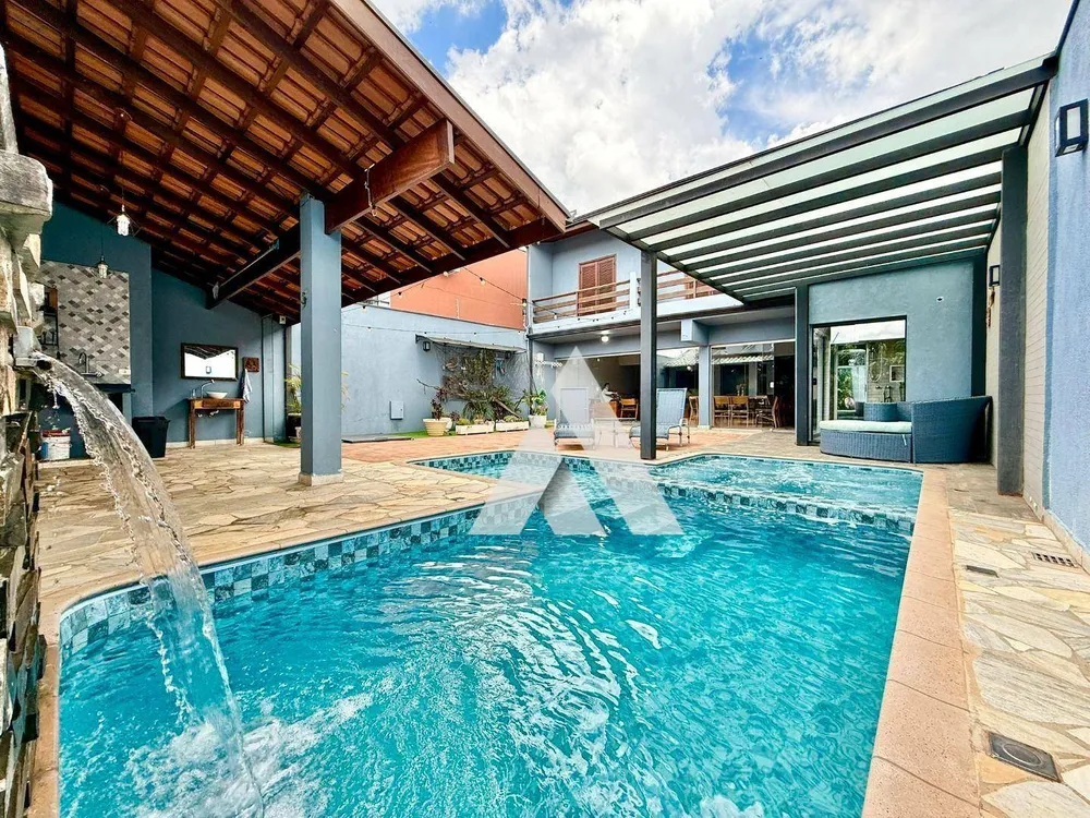 Casa, 3 quartos, 300 m² - Foto 1