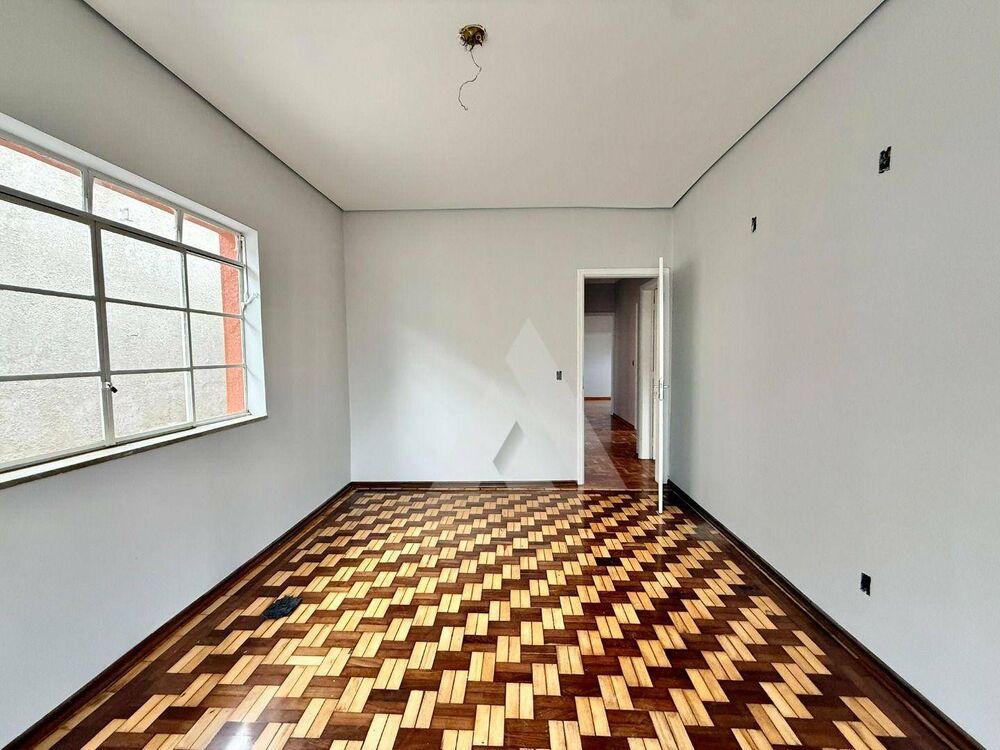 Casa, 4 quartos, 170 m² - Foto 1