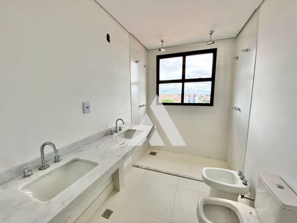 Apartamento, 3 quartos, 302 m² - Foto 2