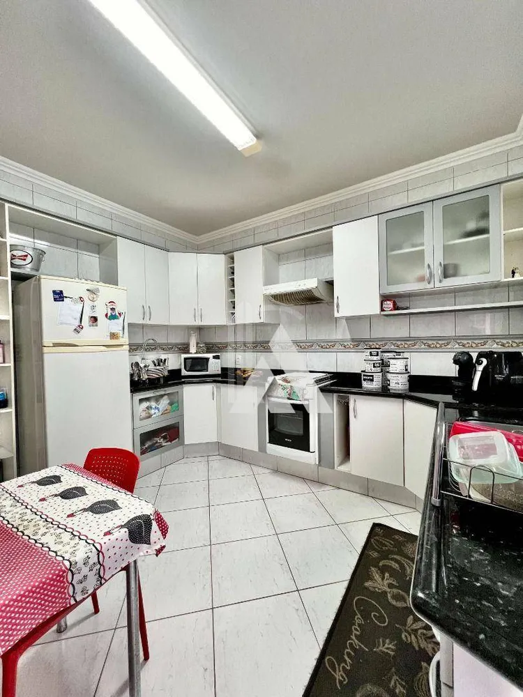 Casa, 3 quartos, 206 m² - Foto 6