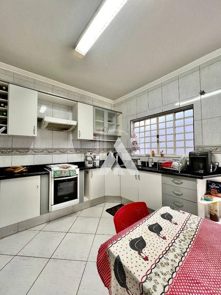 Casa, 3 quartos, 206 m² - Foto 11