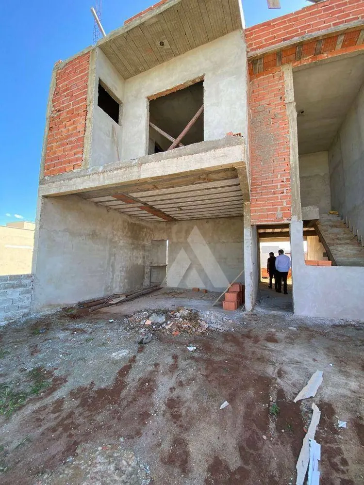 Casa, 3 quartos, 200 m² - Foto 1