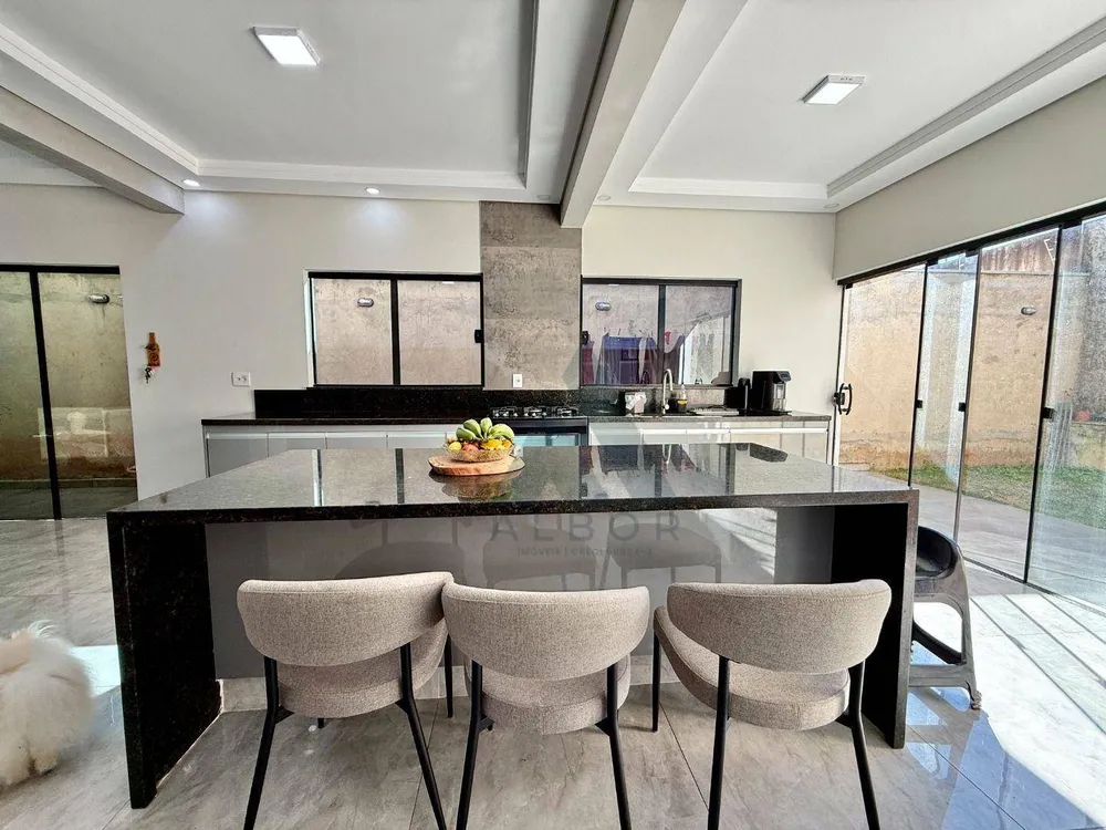 Sobrado, 3 quartos, 177 m² - Foto 1