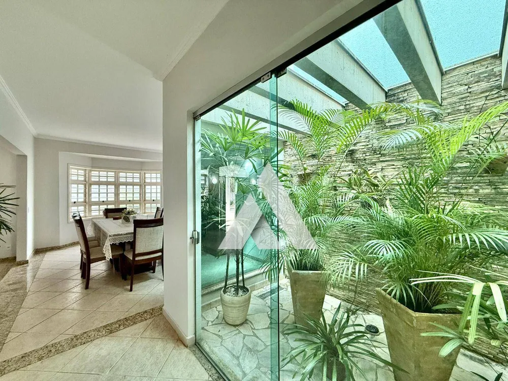 Casa, 3 quartos, 351 m² - Foto 1