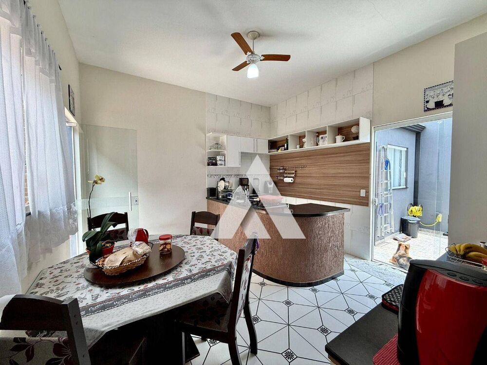 Casa à venda com 3 quartos, 150m² - Foto 12