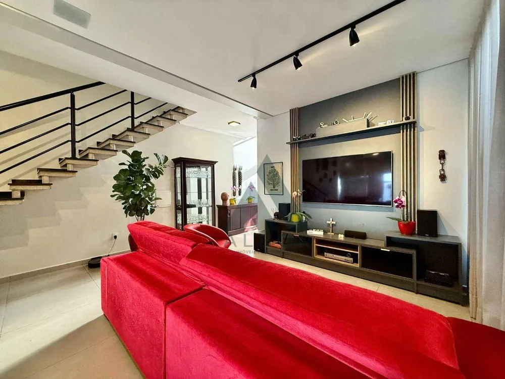 Sobrado, 3 quartos, 247 m² - Foto 2