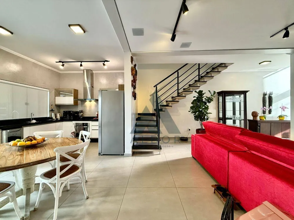 Sobrado, 3 quartos, 247 m² - Foto 3
