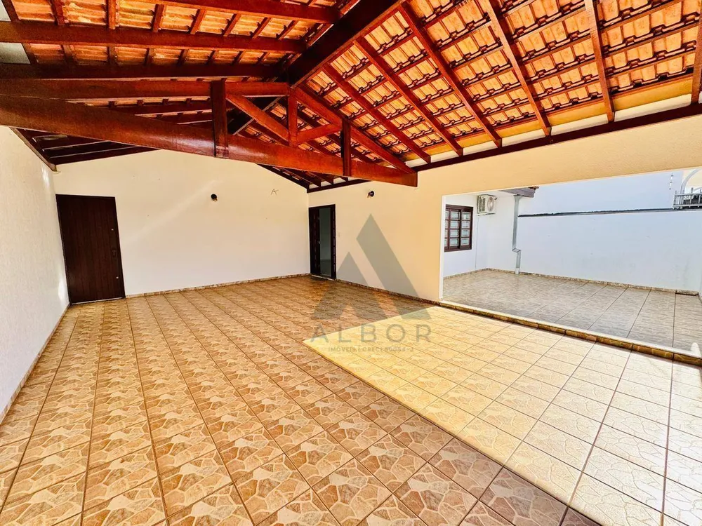 Casa, 3 quartos, 203 m² - Foto 2