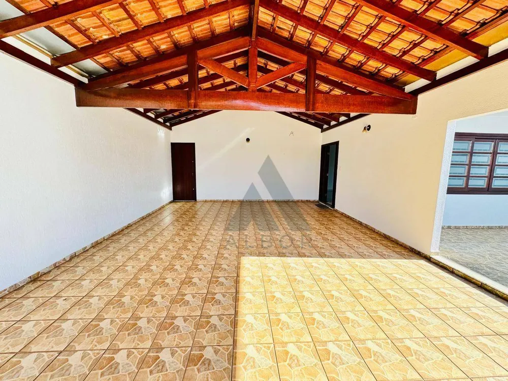 Casa, 3 quartos, 203 m² - Foto 1