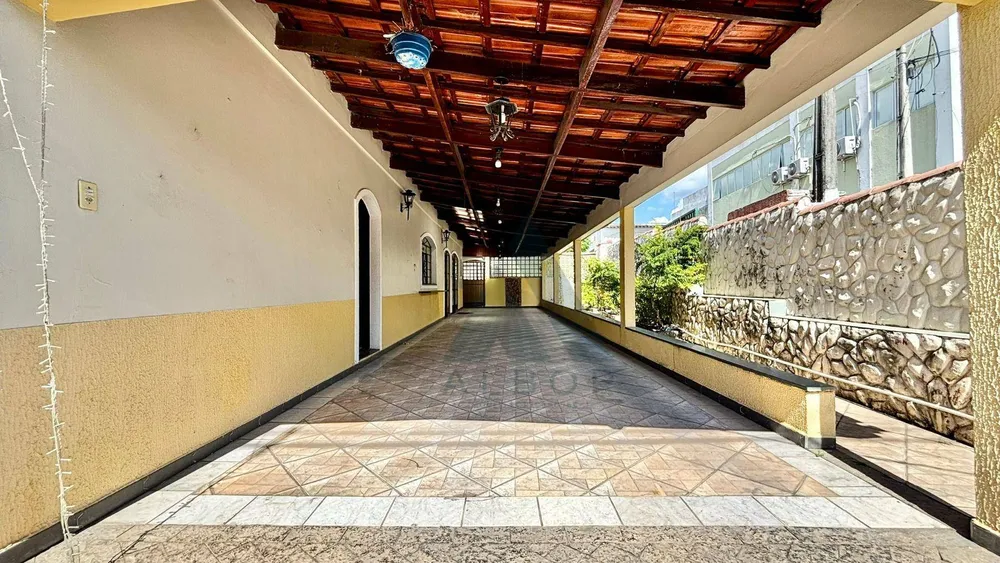 Casa, 4 quartos, 267 m² - Foto 2