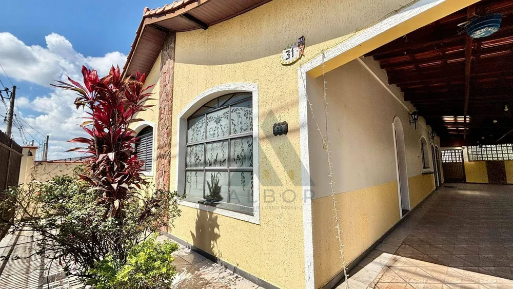 Casa, 4 quartos, 267 m² - Foto 1