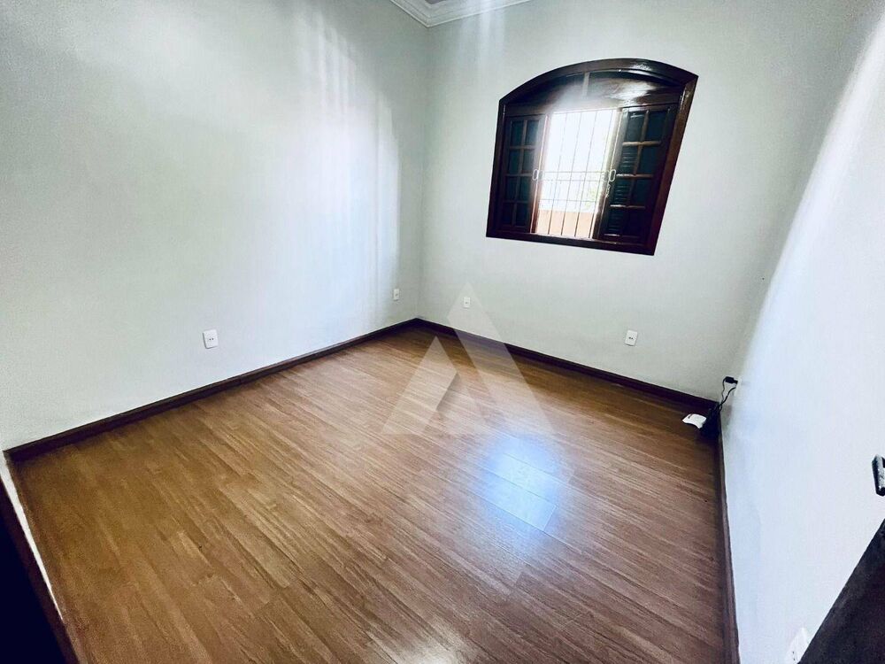 Casa à venda com 3 quartos, 124m² - Foto 7