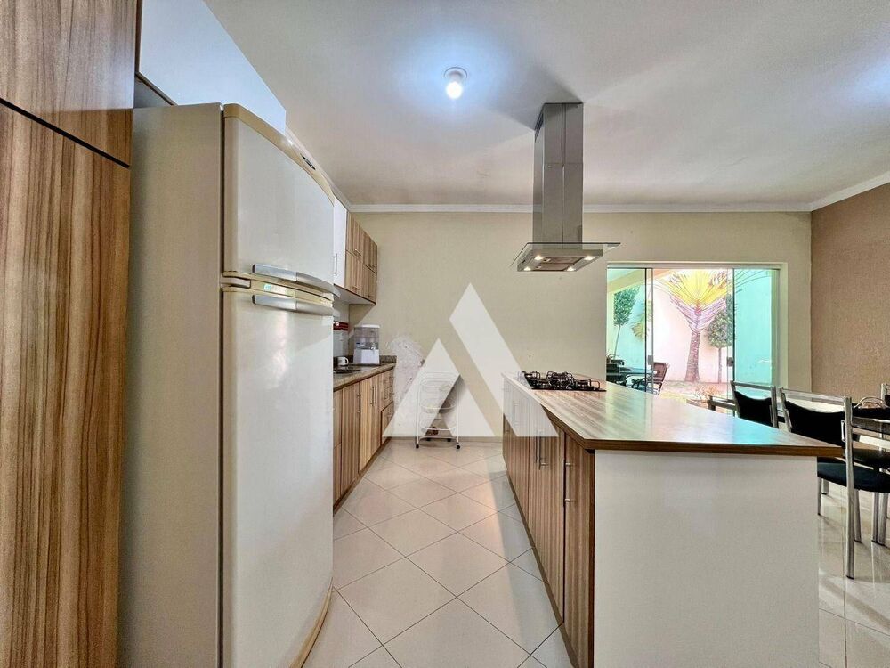 Casa, 4 quartos, 243 m² - Foto 10