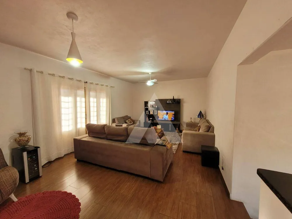 Casa, 4 quartos, 320 m² - Foto 1