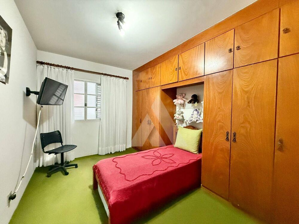 Casa, 4 quartos, 333 m² - Foto 1