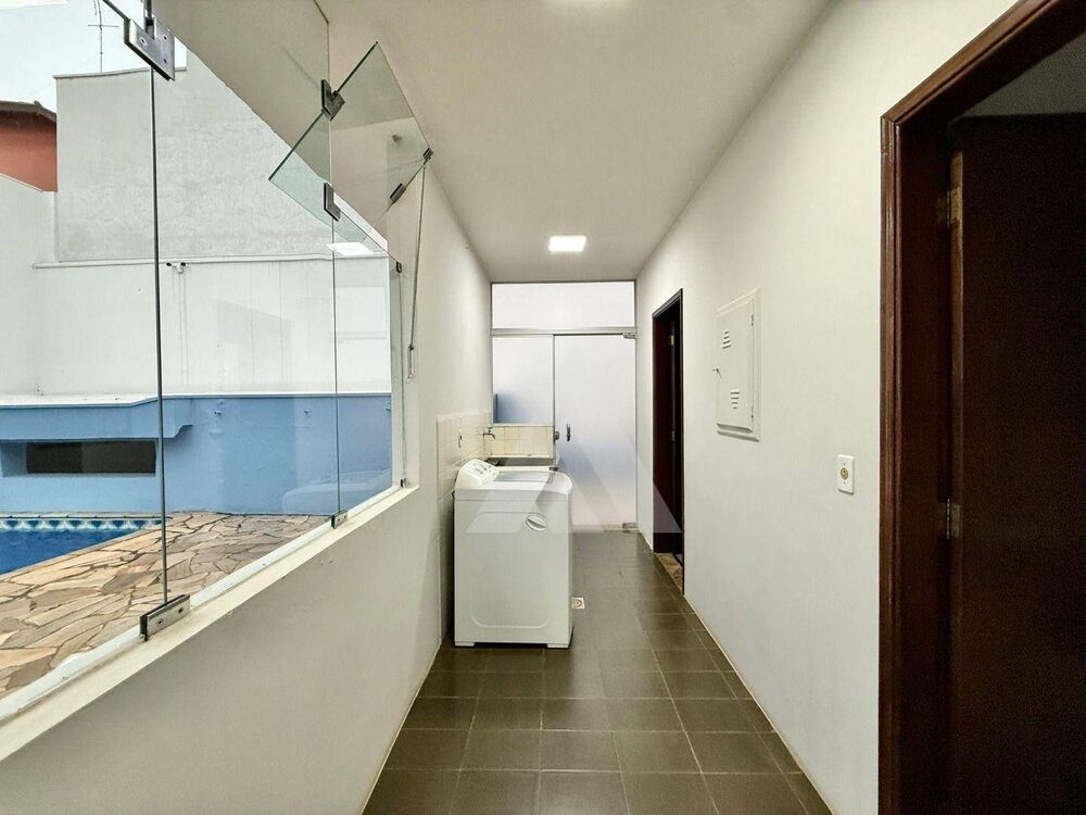 Casa, 4 quartos, 333 m² - Foto 2