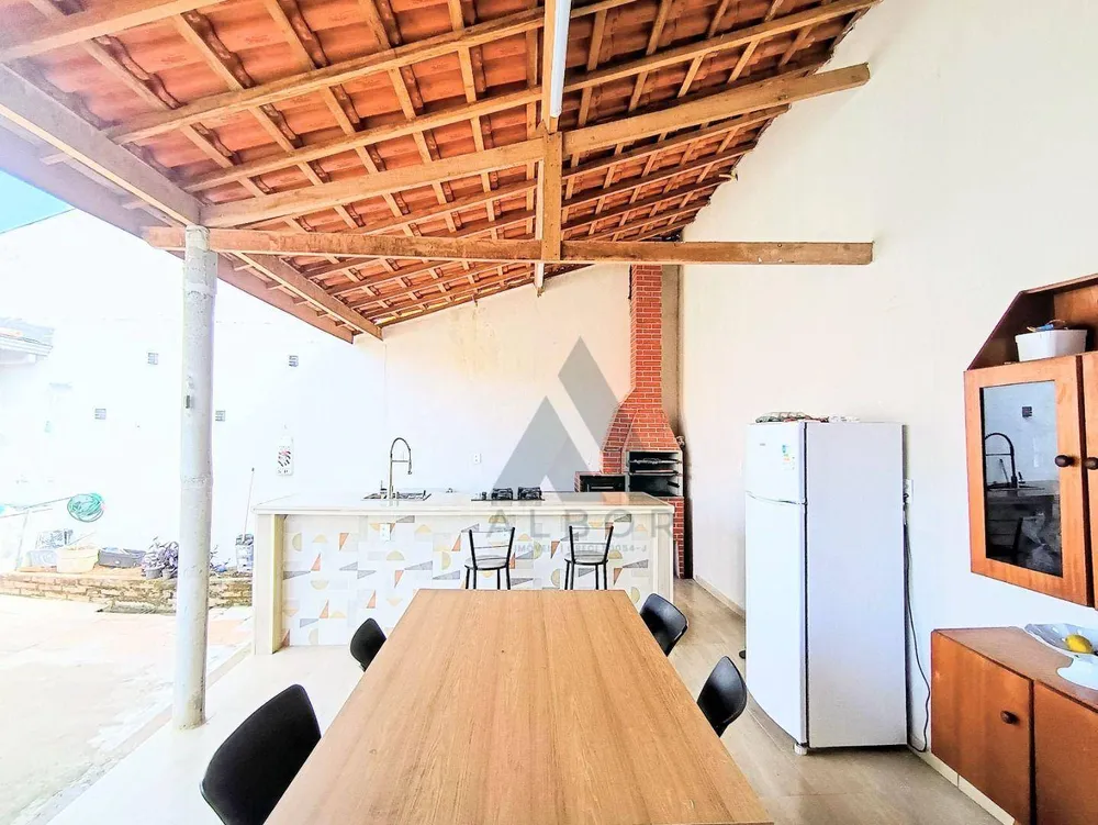 Casa, 3 quartos, 200 m² - Foto 1