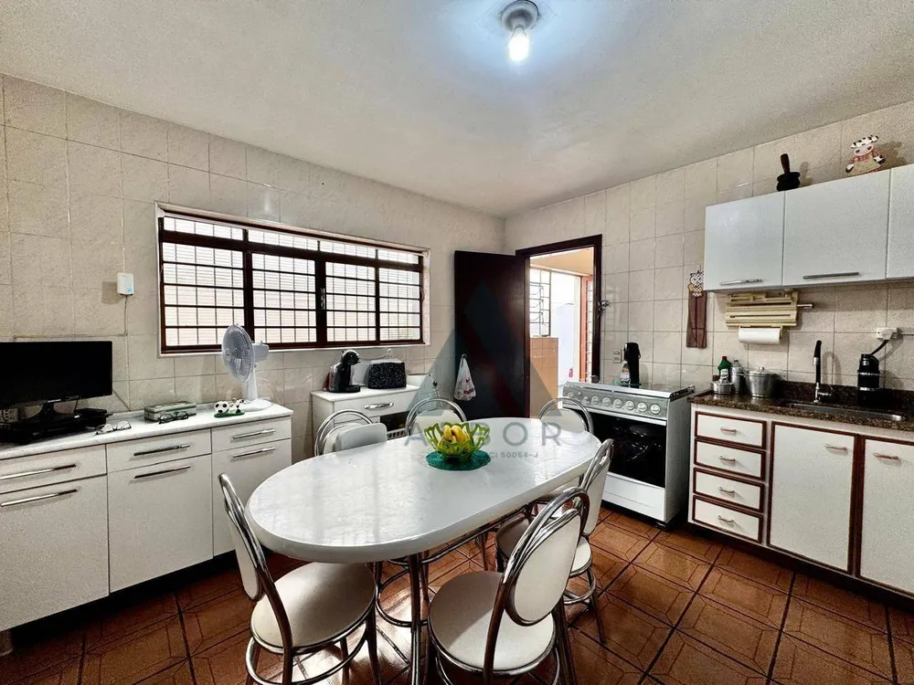 Casa, 3 quartos, 252 m² - Foto 8