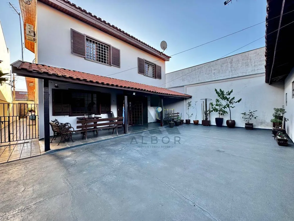 Casa, 3 quartos, 252 m² - Foto 2