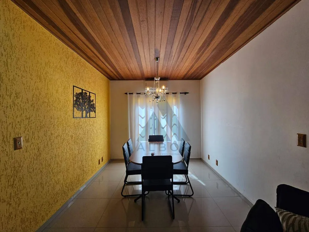 Casa, 3 quartos, 220 m² - Foto 2