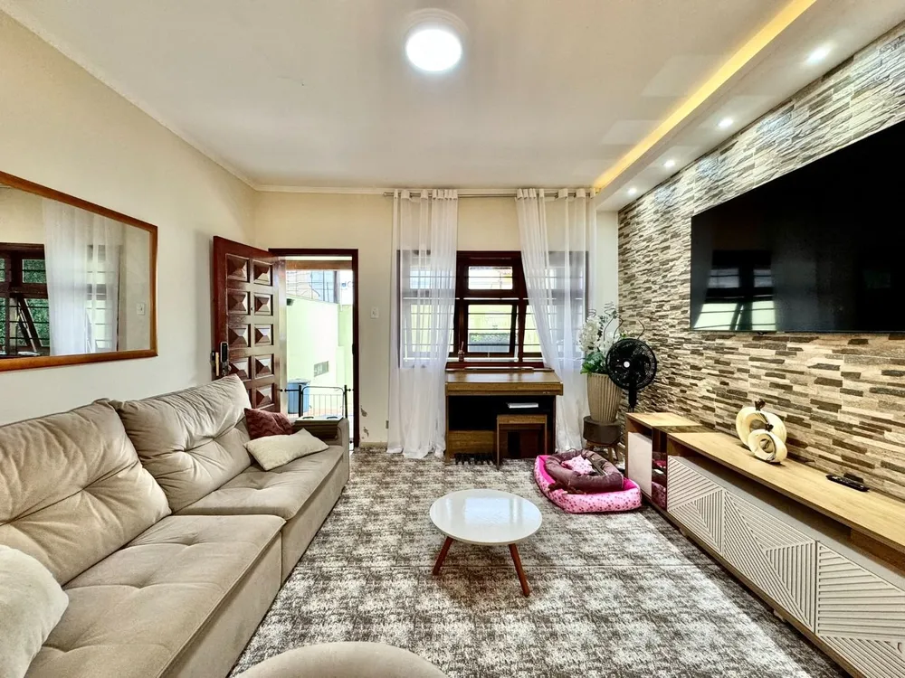 Casa, 3 quartos, 247 m² - Foto 3