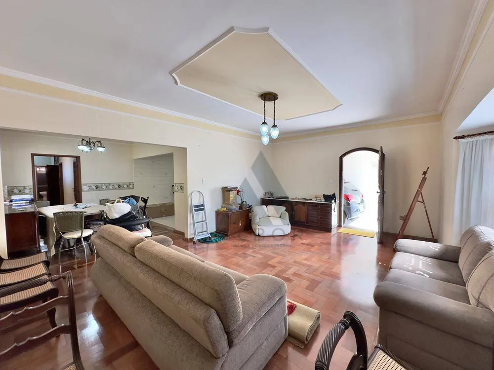 Casa, 3 quartos, 194 m² - Foto 1