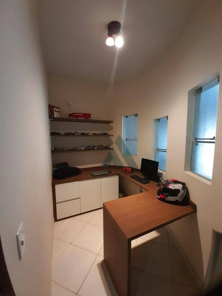 Casa, 3 quartos, 247 m² - Foto 11